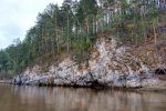 Скалистые берега реки Ай.