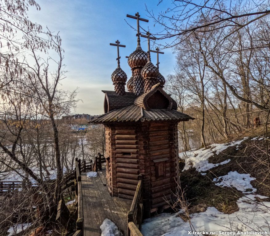 Часовенька у родника "Святой колодец"